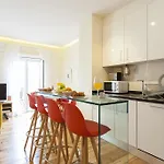 Apartamento Guestready - Stylish W/ Balcony In Graca Lisboa