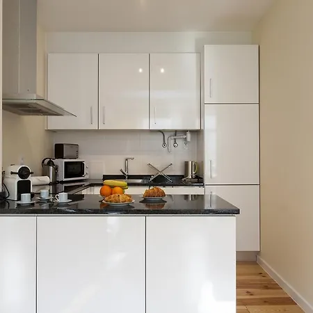 Guestready - Stylish W/ Balcony In Graca Лісабон