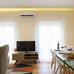 Guestready - Stylish W/ Balcony In Graca * Lisboa