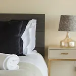 Guestready - Stylish W/ Balcony In Graca Apartment