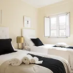 Guestready - Stylish W/ Balcony In Graca Διαμέρισμα Lisboa