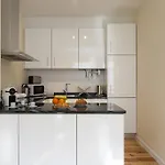 Guestready - Stylish W/ Balcony In Graca Lisbon