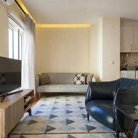 Guestready - Stylish W/ Balcony In Graca Lägenhet