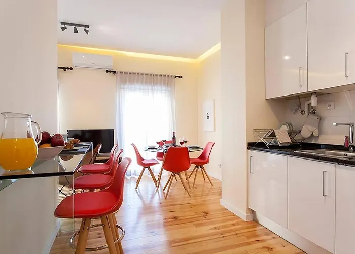 Guestready - Stylish W/ Balcony In Graca Lisboa