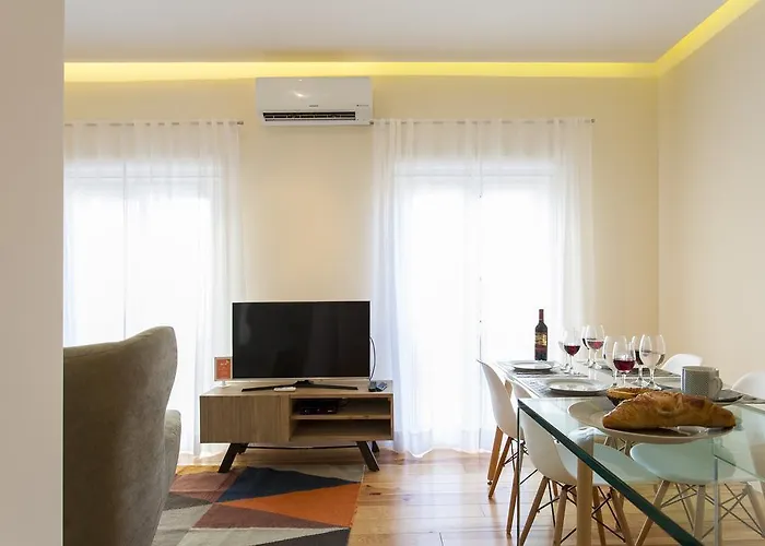 Guestready - Stylish W/ Balcony In Graca * Lisboa