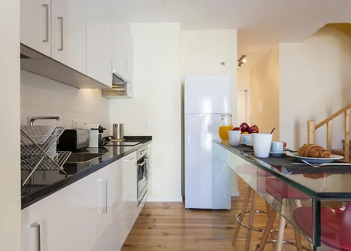 Guestready - Stylish W/ Balcony In Graca * Lisboa