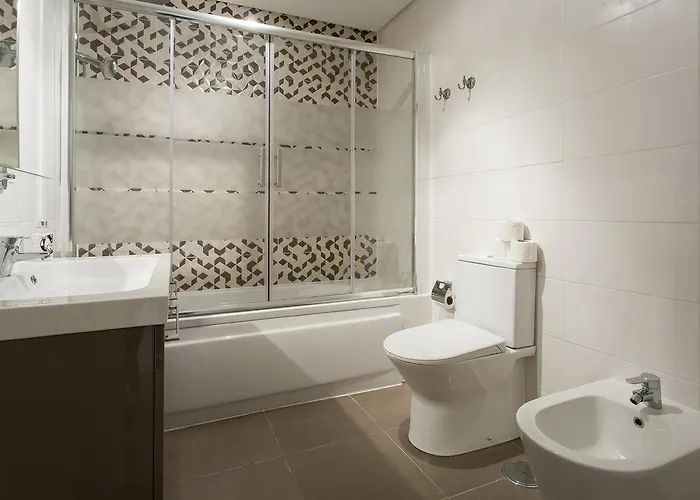 Guestready - Stylish W/ Balcony In Graca * Lisboa