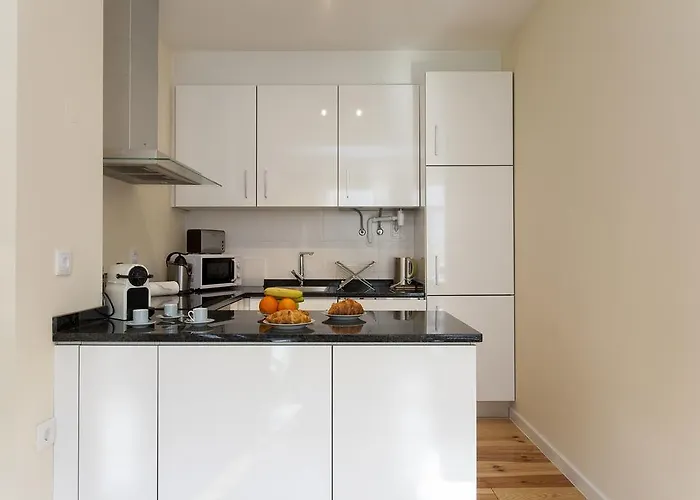 Guestready - Stylish W/ Balcony In Graca Lisboa