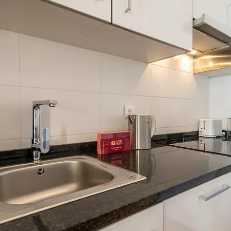 Guestready - Stylish W/ Balcony In Graca * 리스본