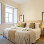 Guestready - Stylish W/ Balcony In Graca * Лиссабон