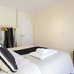 Guestready - Stylish W/ Balcony In Graca Лиссабон