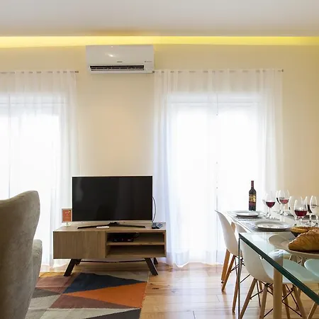 Guestready - Stylish W/ Balcony In Graca * Лиссабон
